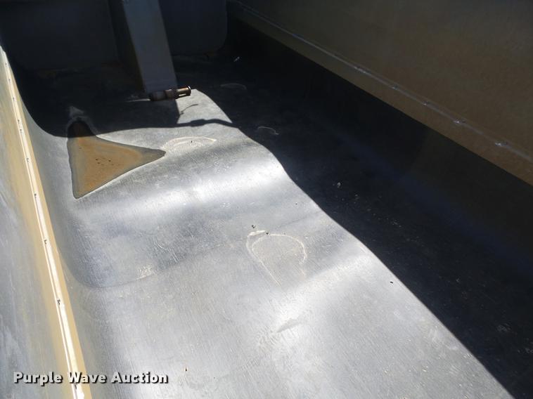 image for item DB6179 2004 Cornhusker 800 dump bed