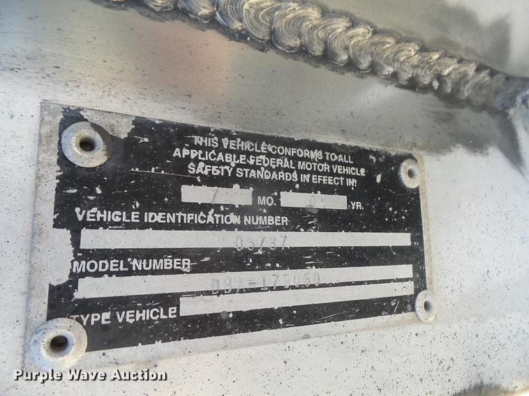 image for item DB6179 2004 Cornhusker 800 dump bed