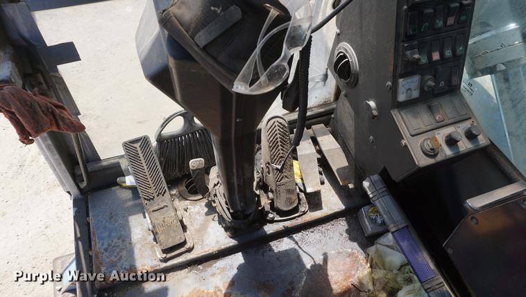 image for item DB6224 2005 Terex Fuchs MHL350 material handler