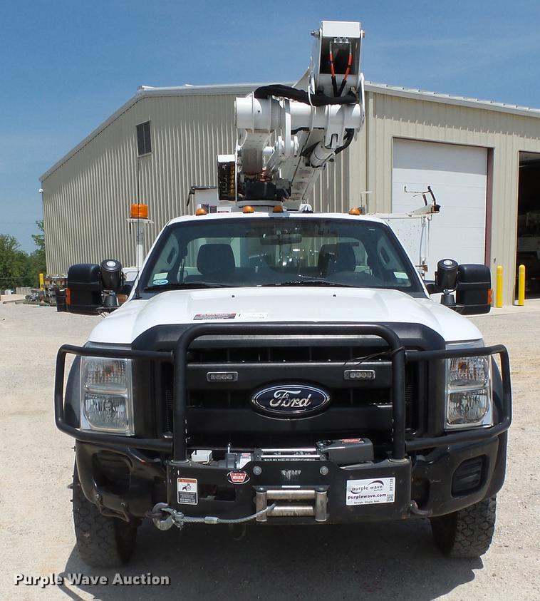 image for item DB7128 2011 Ford F550 Super Duty bucket truck