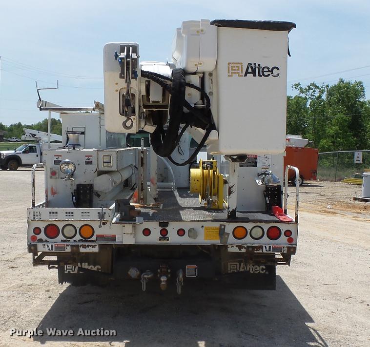 image for item DB7128 2011 Ford F550 Super Duty bucket truck