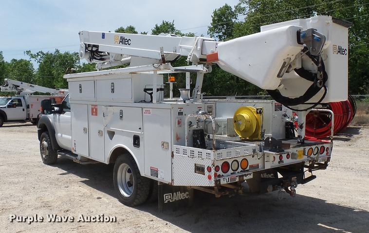 image for item DB7128 2011 Ford F550 Super Duty bucket truck