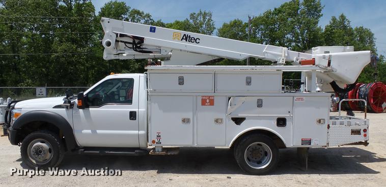 image for item DB7128 2011 Ford F550 Super Duty bucket truck