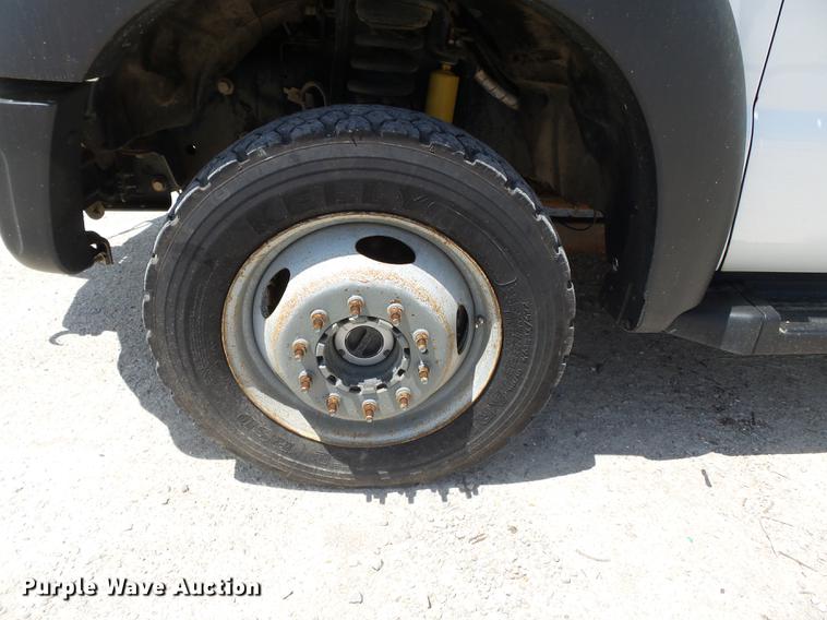 image for item DB7128 2011 Ford F550 Super Duty bucket truck