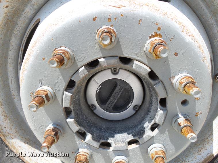 image for item DB7128 2011 Ford F550 Super Duty bucket truck