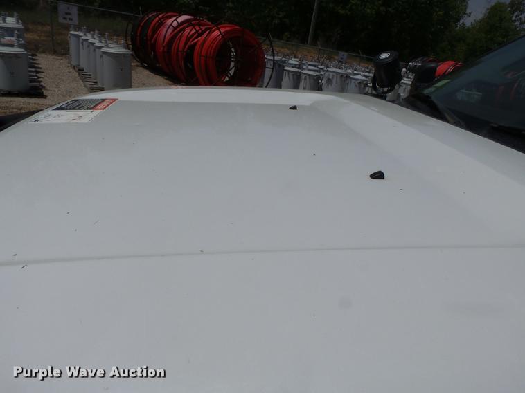 image for item DB7128 2011 Ford F550 Super Duty bucket truck