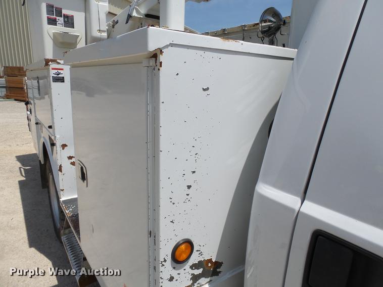 image for item DB7128 2011 Ford F550 Super Duty bucket truck