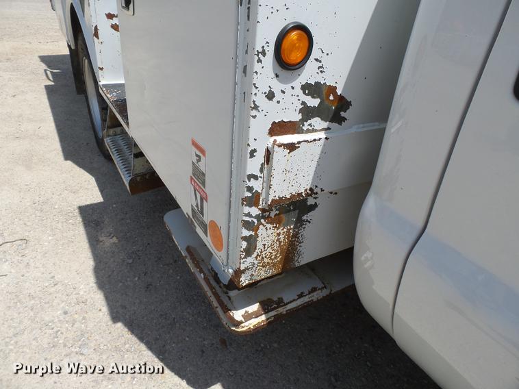 image for item DB7128 2011 Ford F550 Super Duty bucket truck