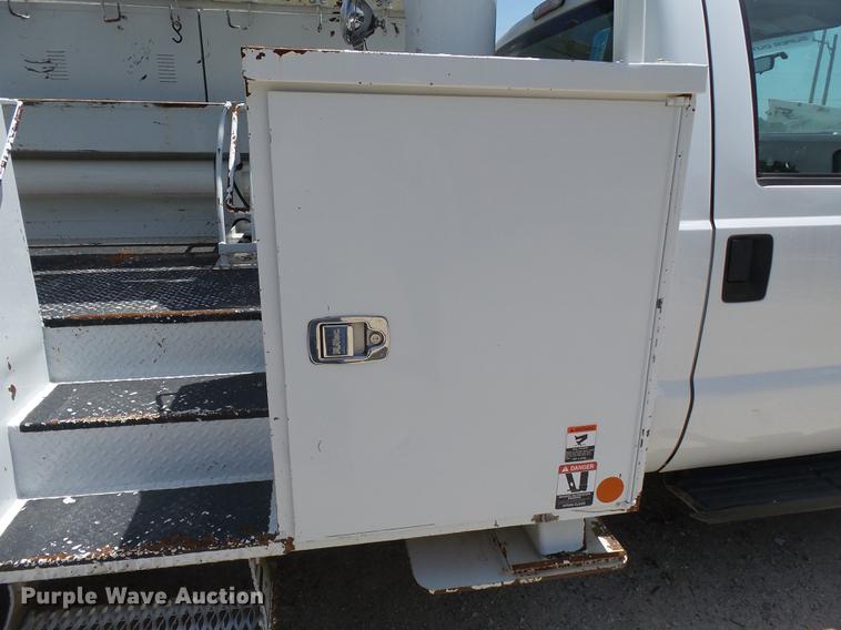 image for item DB7128 2011 Ford F550 Super Duty bucket truck