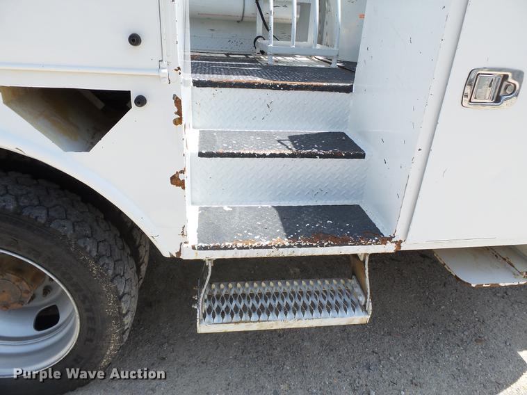 image for item DB7128 2011 Ford F550 Super Duty bucket truck