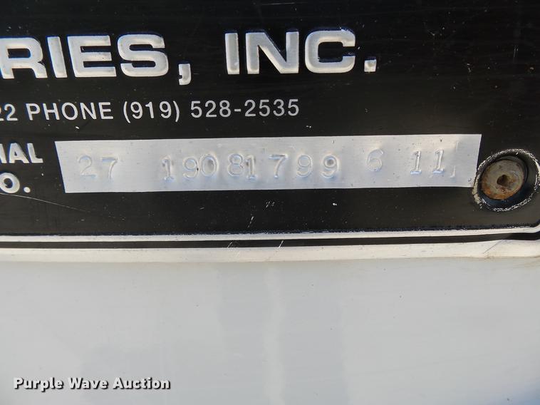 image for item DB7128 2011 Ford F550 Super Duty bucket truck