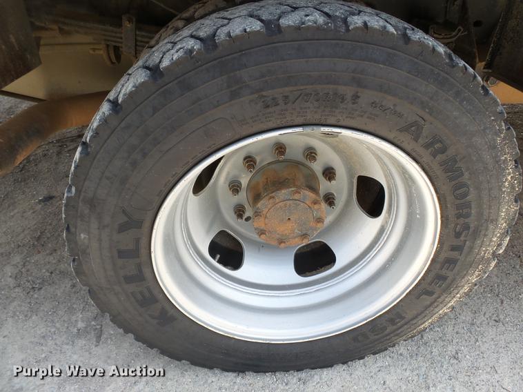 image for item DB7128 2011 Ford F550 Super Duty bucket truck