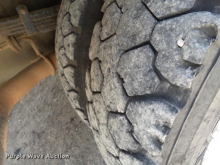 image for item DB7128 2011 Ford F550 Super Duty bucket truck