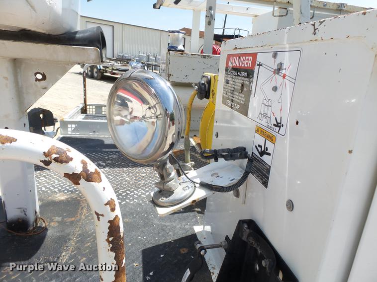 image for item DB7128 2011 Ford F550 Super Duty bucket truck