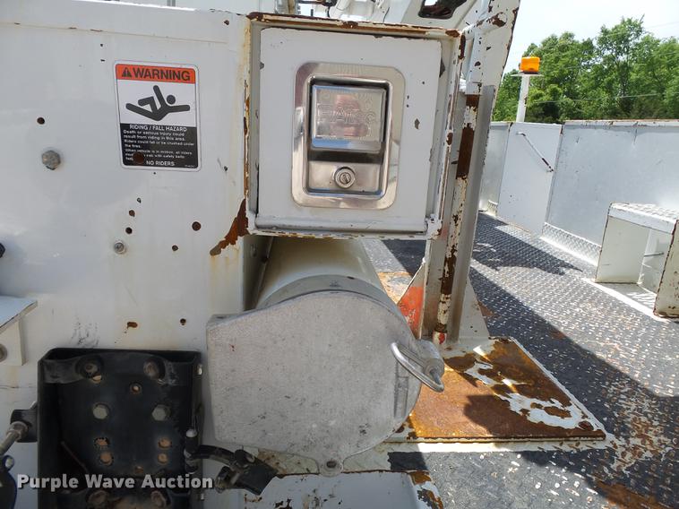 image for item DB7128 2011 Ford F550 Super Duty bucket truck