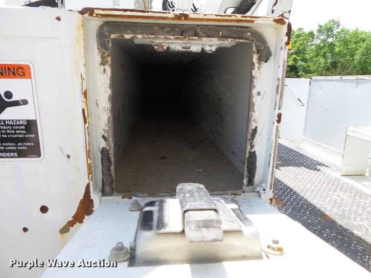 image for item DB7128 2011 Ford F550 Super Duty bucket truck