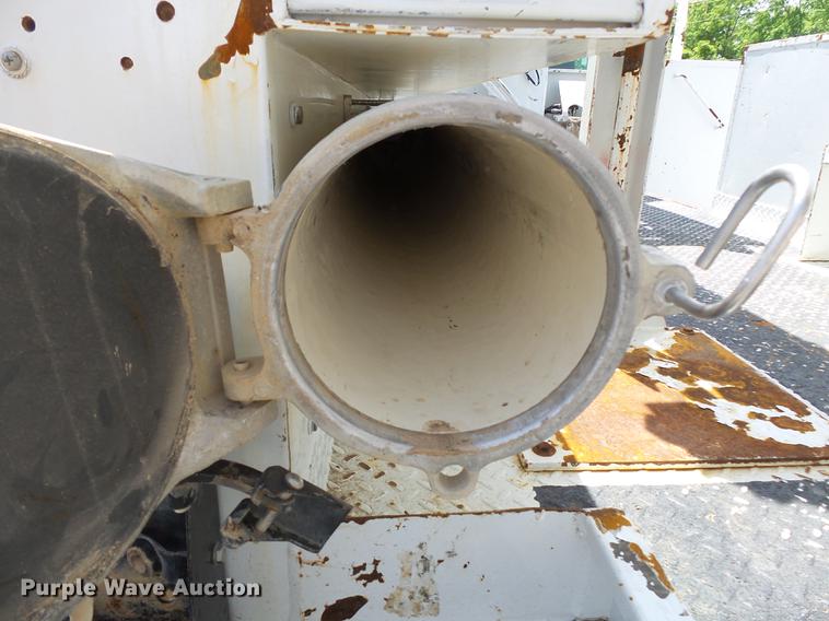 image for item DB7128 2011 Ford F550 Super Duty bucket truck