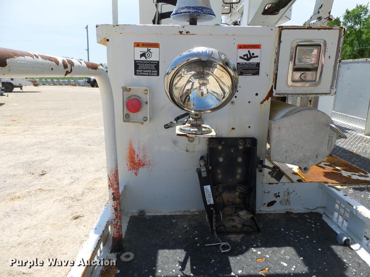 image for item DB7128 2011 Ford F550 Super Duty bucket truck