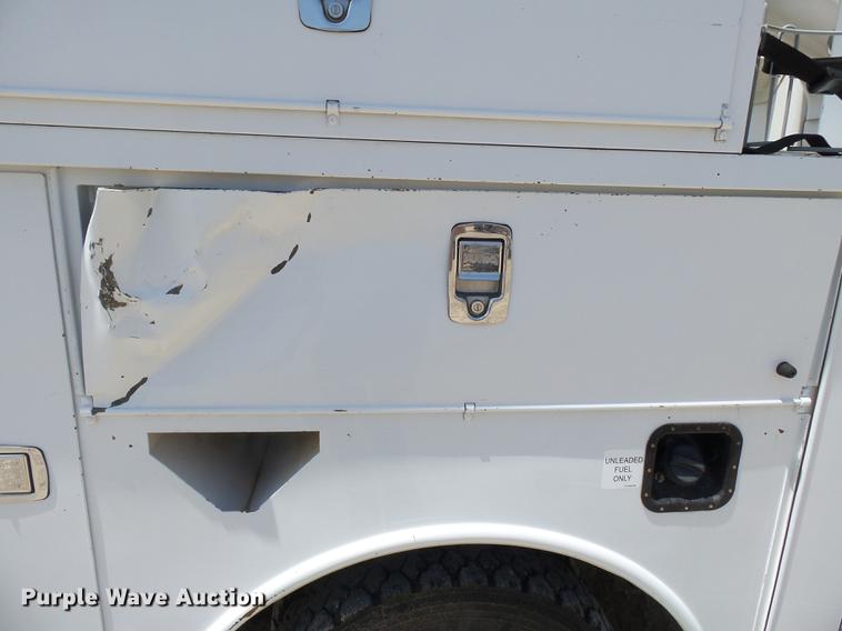 image for item DB7128 2011 Ford F550 Super Duty bucket truck