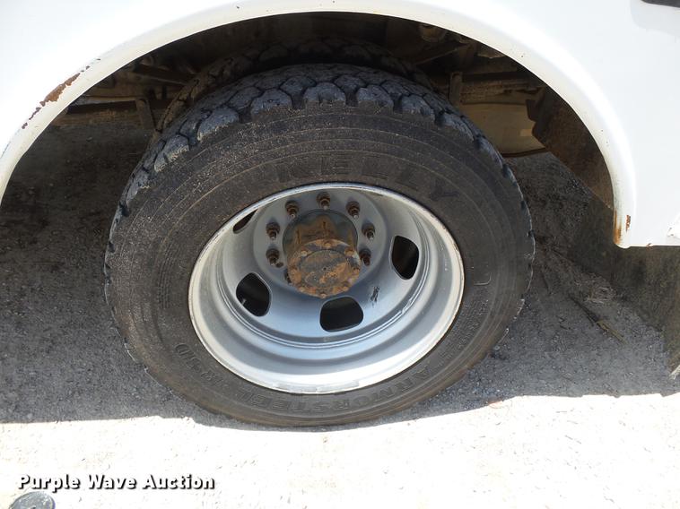 image for item DB7128 2011 Ford F550 Super Duty bucket truck