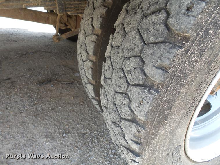 image for item DB7128 2011 Ford F550 Super Duty bucket truck