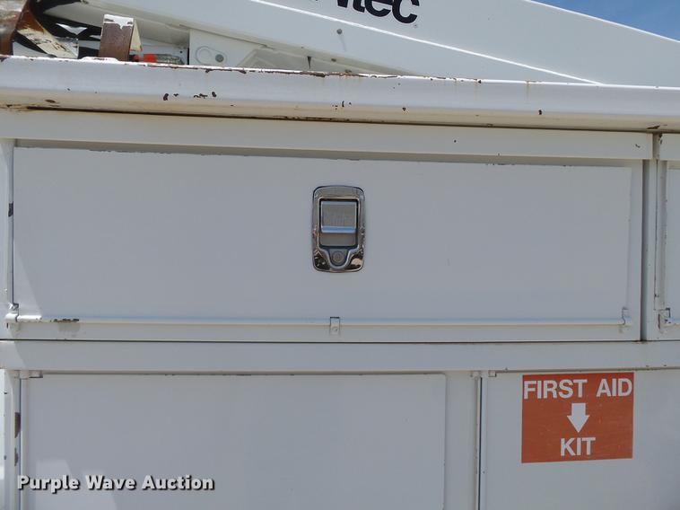 image for item DB7128 2011 Ford F550 Super Duty bucket truck