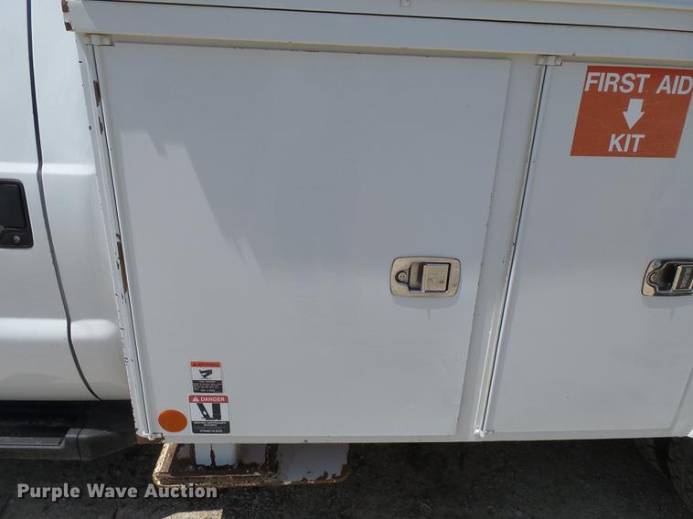 image for item DB7128 2011 Ford F550 Super Duty bucket truck