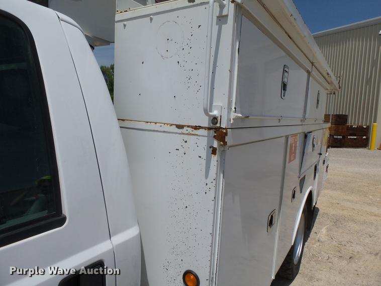 image for item DB7128 2011 Ford F550 Super Duty bucket truck