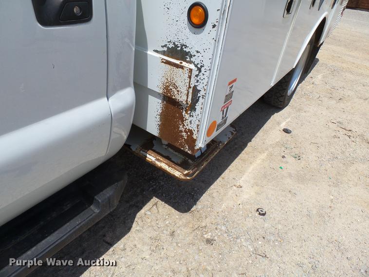 image for item DB7128 2011 Ford F550 Super Duty bucket truck