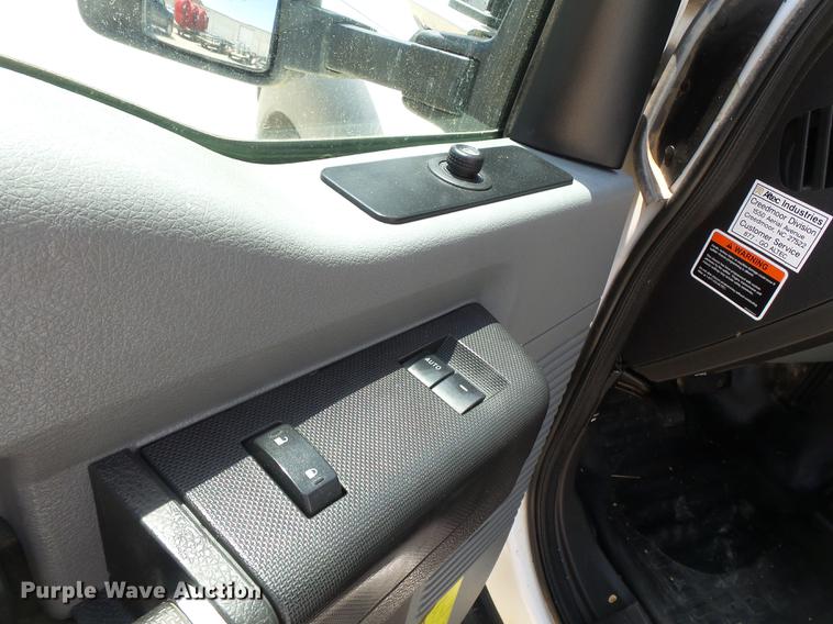 image for item DB7128 2011 Ford F550 Super Duty bucket truck