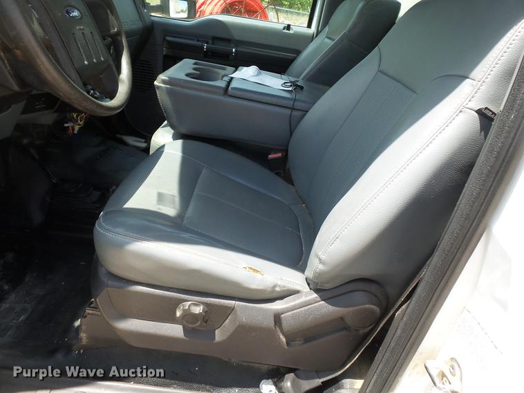 image for item DB7128 2011 Ford F550 Super Duty bucket truck