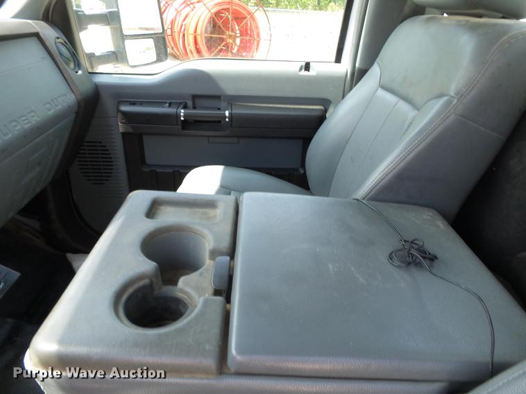 image for item DB7128 2011 Ford F550 Super Duty bucket truck