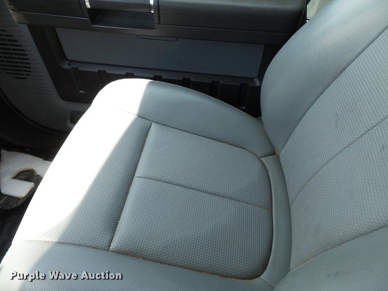 image for item DB7128 2011 Ford F550 Super Duty bucket truck