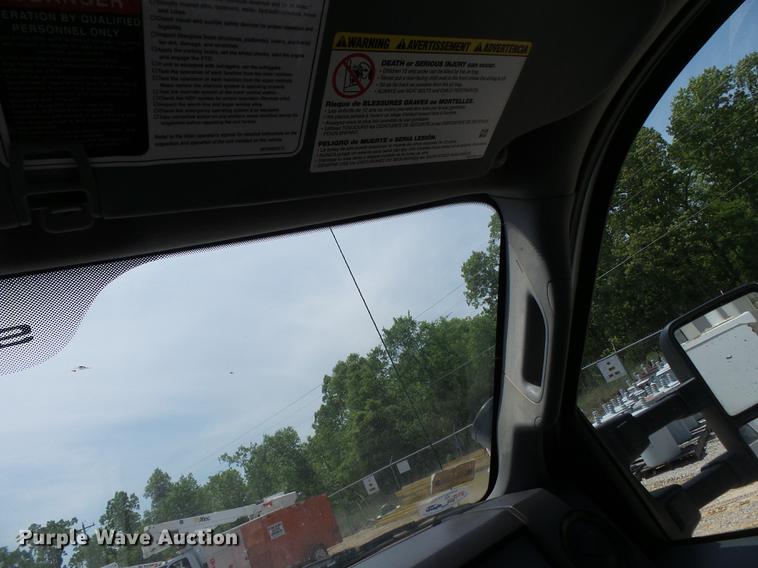 image for item DB7128 2011 Ford F550 Super Duty bucket truck