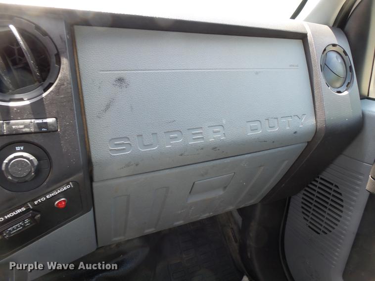 image for item DB7128 2011 Ford F550 Super Duty bucket truck