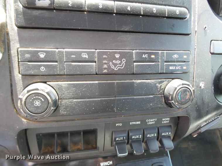 image for item DB7128 2011 Ford F550 Super Duty bucket truck