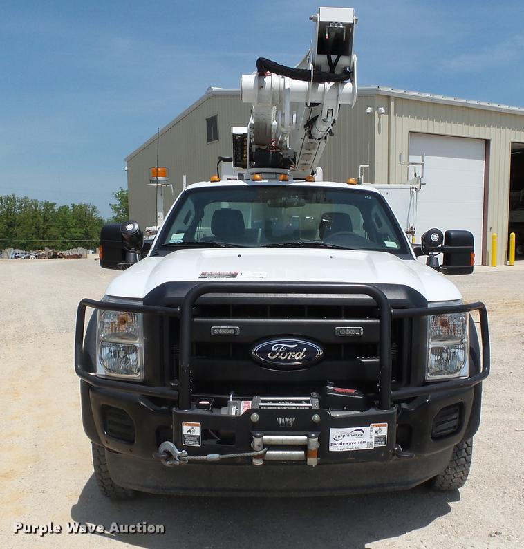 image for item DB7129 2011 Ford F550 Super Duty bucket truck