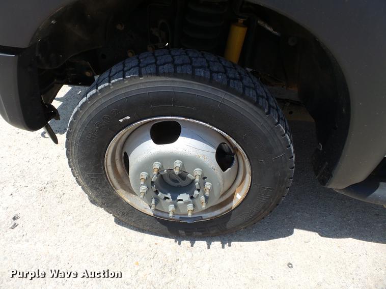 image for item DB7129 2011 Ford F550 Super Duty bucket truck