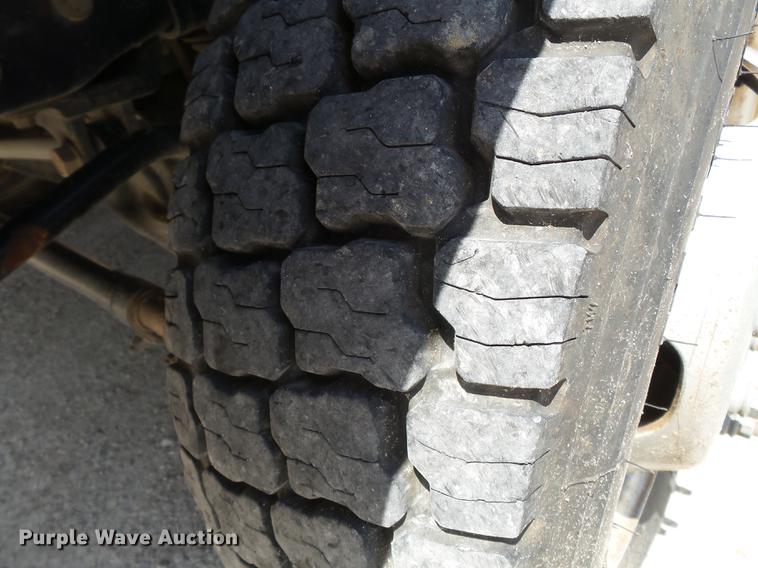 image for item DB7129 2011 Ford F550 Super Duty bucket truck