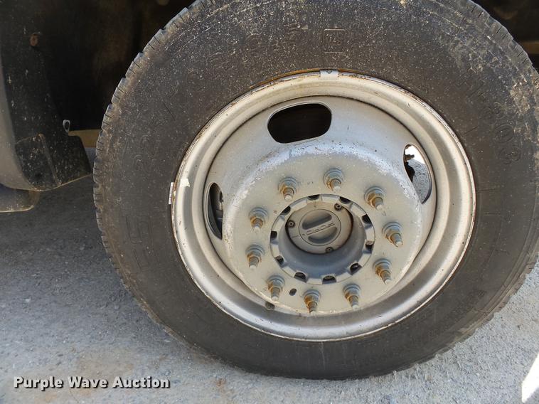 image for item DB7129 2011 Ford F550 Super Duty bucket truck