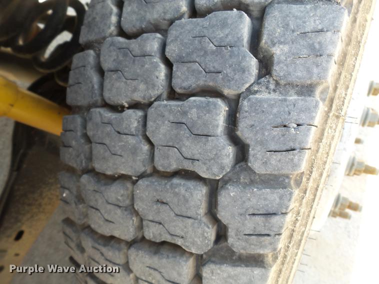 image for item DB7129 2011 Ford F550 Super Duty bucket truck