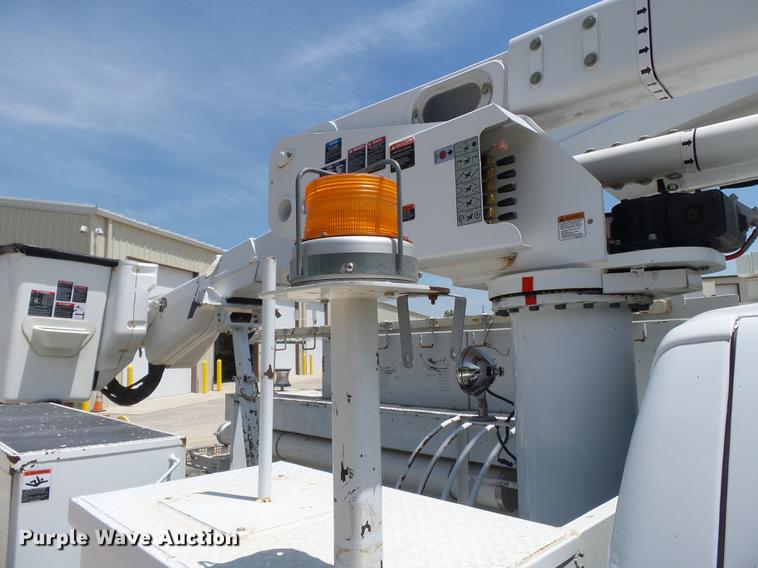 image for item DB7129 2011 Ford F550 Super Duty bucket truck