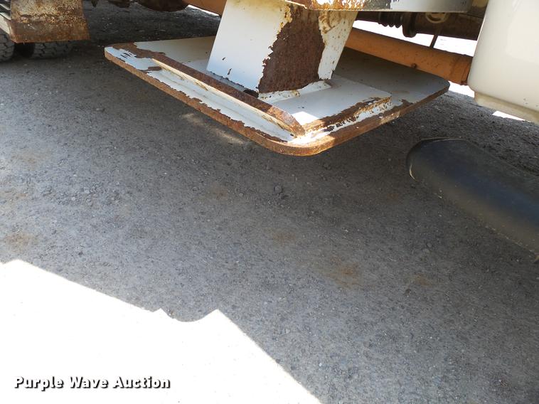 image for item DB7129 2011 Ford F550 Super Duty bucket truck