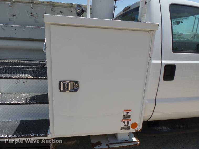image for item DB7129 2011 Ford F550 Super Duty bucket truck