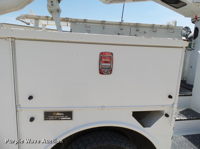 image for item DB7129 2011 Ford F550 Super Duty bucket truck