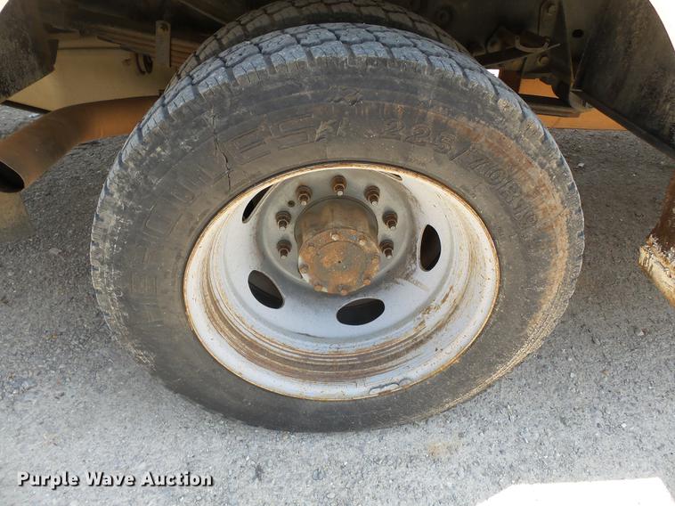 image for item DB7129 2011 Ford F550 Super Duty bucket truck