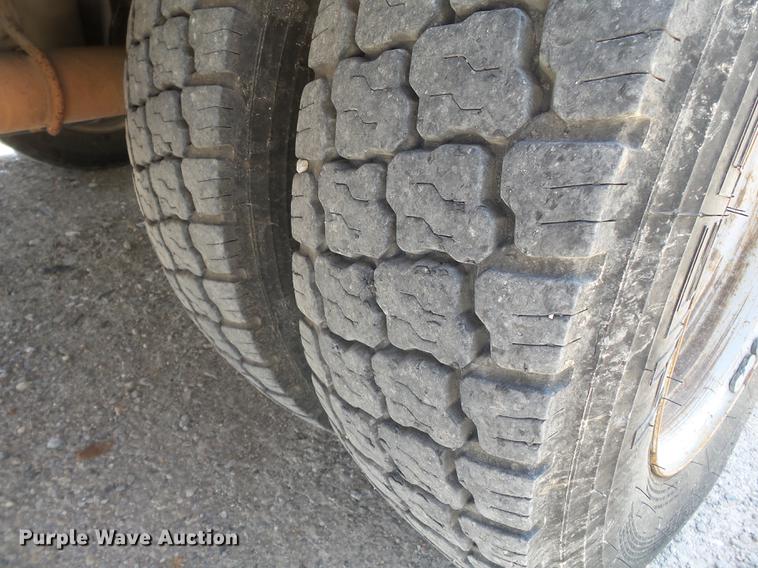 image for item DB7129 2011 Ford F550 Super Duty bucket truck