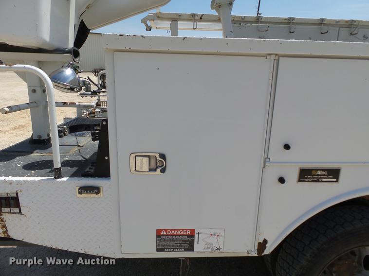 image for item DB7129 2011 Ford F550 Super Duty bucket truck