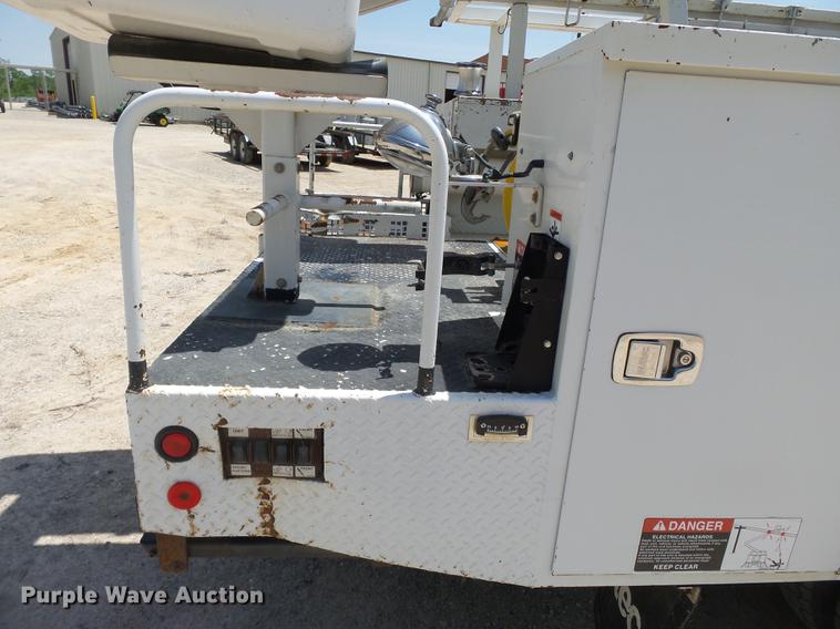 image for item DB7129 2011 Ford F550 Super Duty bucket truck