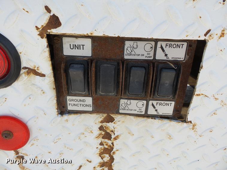 image for item DB7129 2011 Ford F550 Super Duty bucket truck